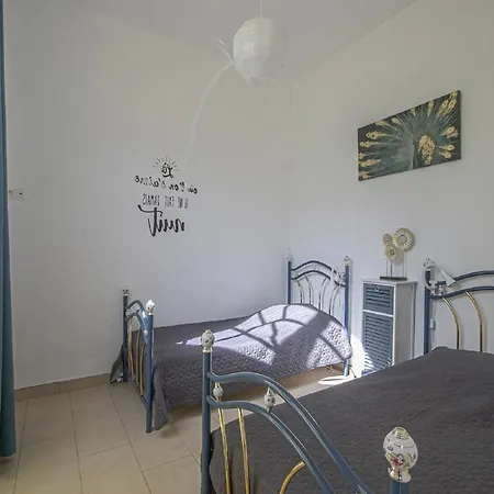 Spacious In Aure Sur With Garden Holiday home Sainte-Honorine-des-Pertes