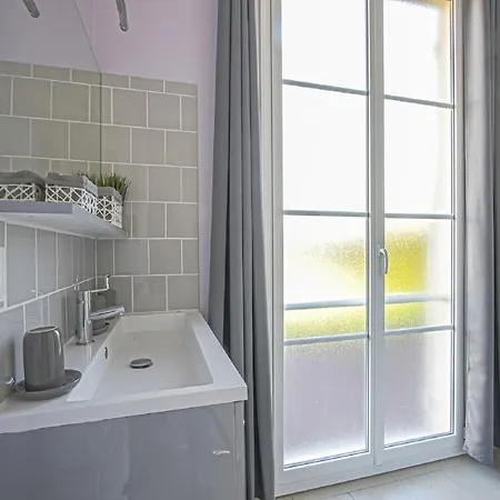 Holiday home Spacious In Aure Sur With Garden Sainte-Honorine-des-Pertes