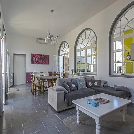 Spacious In Aure Sur With Garden