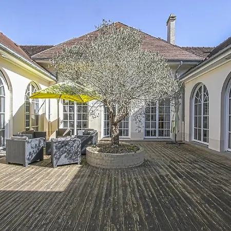 Spacious In Aure Sur With Garden Holiday home