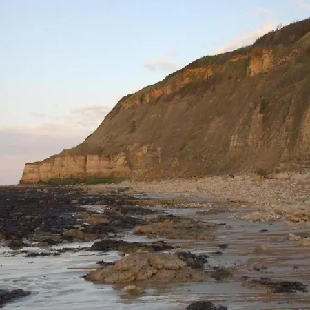 Spacious In Aure Sur With Garden * Sainte-Honorine-des-Pertes