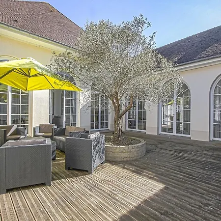 Spacious In Aure Sur With Garden * Sainte-Honorine-des-Pertes