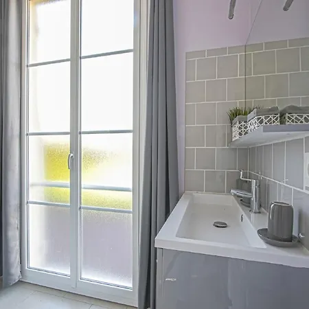 Dom wakacyjny Spacious In Aure Sur With Garden