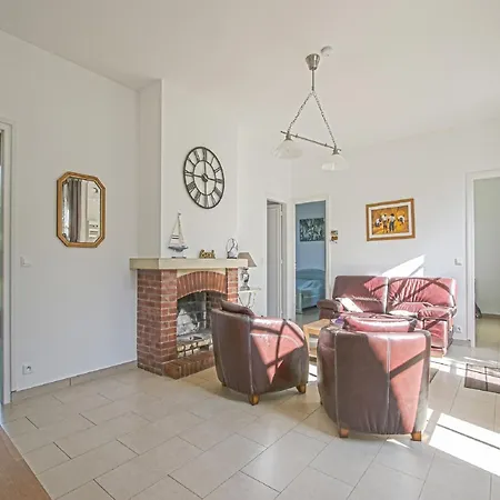 Prázdninový dům Spacious In Aure Sur With Garden