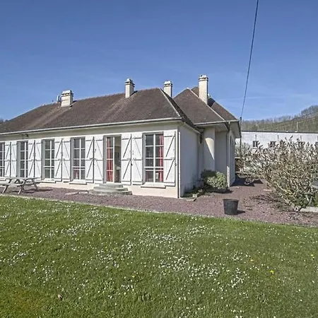 Spacious In Aure Sur With Garden Vakantiehuis Sainte-Honorine-des-Pertes