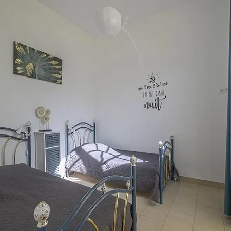 Casa vacanze Spacious In Aure Sur With Garden Sainte-Honorine-des-Pertes