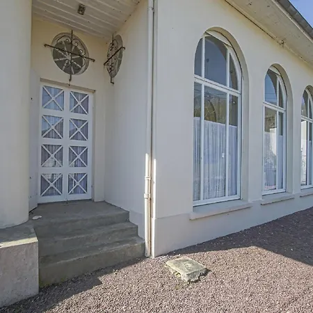 Spacious In Aure Sur With Garden Sainte-Honorine-des-Pertes