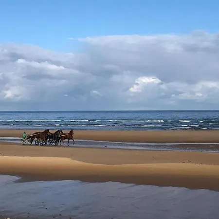 Spacious In Aure Sur With Garden Sainte-Honorine-des-Pertes