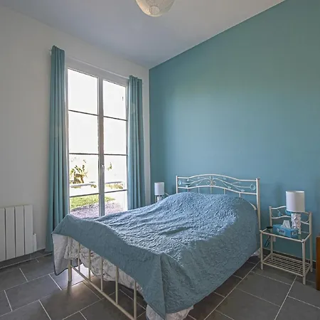 Prázdninový dům Spacious In Aure Sur With Garden