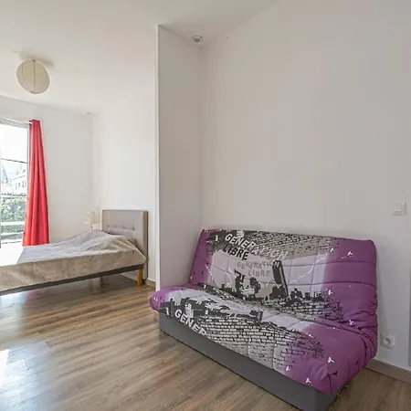 Dom wakacyjny Spacious In Aure Sur With Garden Sainte-Honorine-des-Pertes