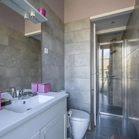 Spacious In Aure Sur With Garden Dom wakacyjny