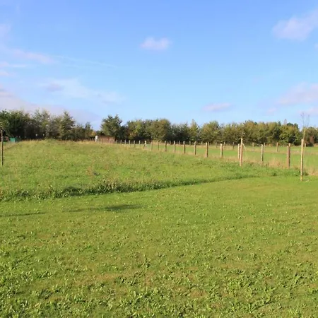Spacious In Aure Sur With Garden Sainte-Honorine-des-Pertes