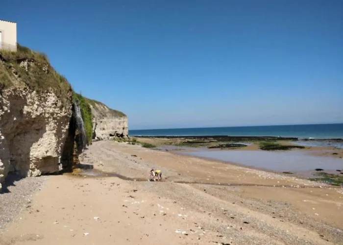 Feriehus Spacious In Aure Sur With Garden Sainte-Honorine-des-Pertes