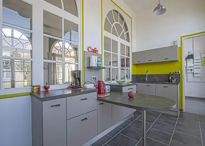 Spacious In Aure Sur With Garden * Sainte-Honorine-des-Pertes