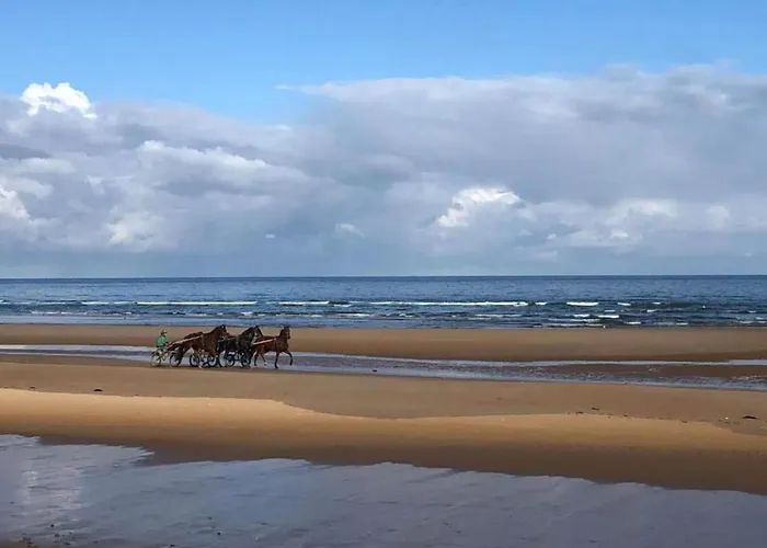 Spacious In Aure Sur With Garden Feriehus