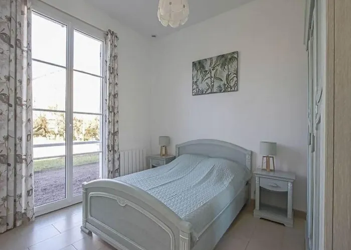 Feriehus Spacious In Aure Sur With Garden