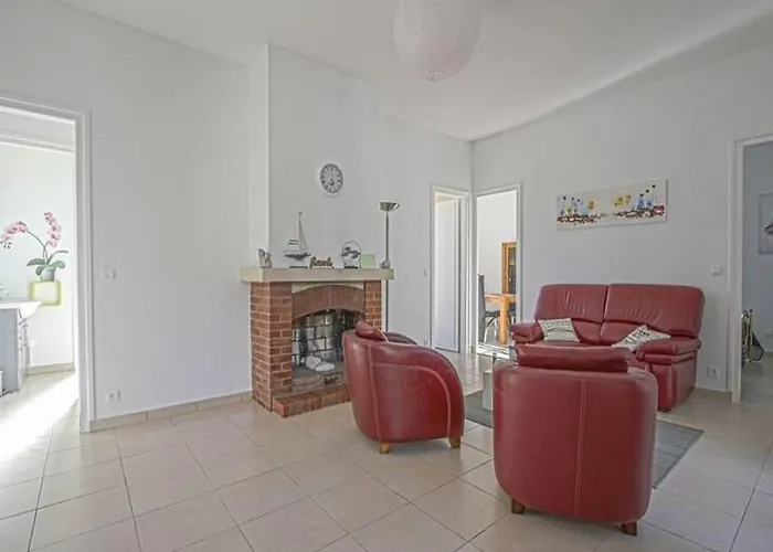 Spacious In Aure Sur With Garden Feriehus *