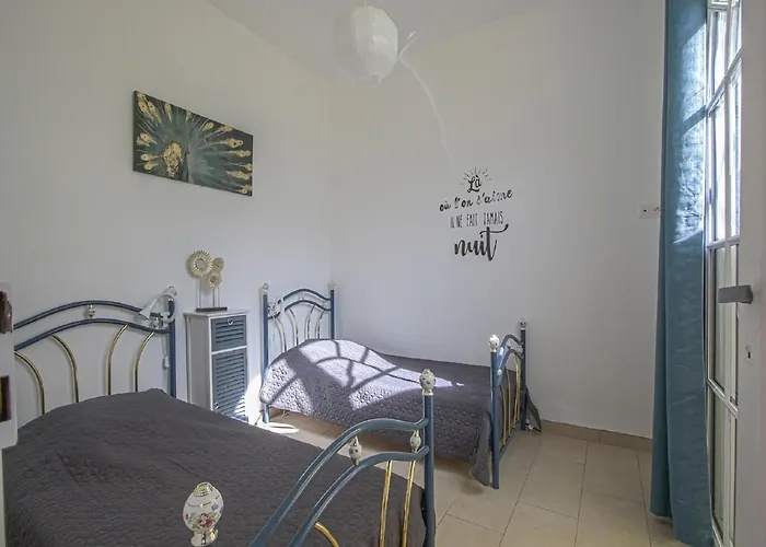 Spacious In Aure Sur With Garden