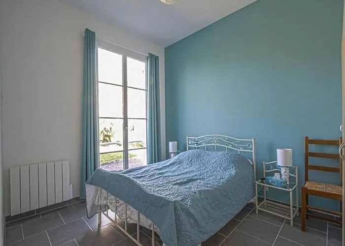 Spacious In Aure Sur With Garden Feriehus *