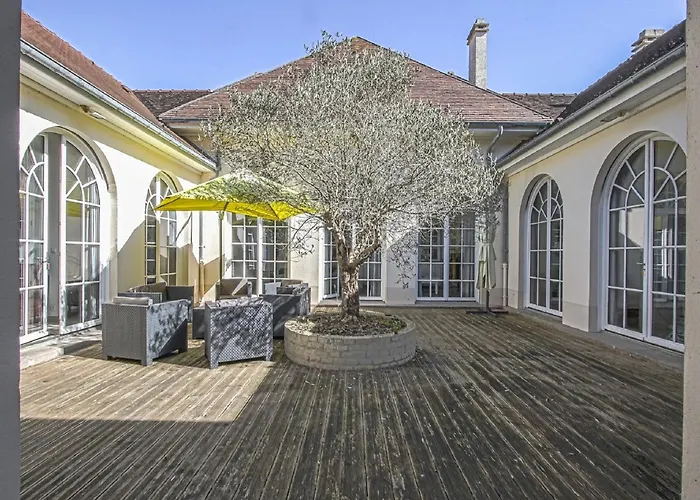 Spacious In Aure Sur With Garden * Sainte-Honorine-des-Pertes