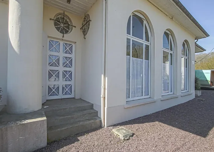 Spacious In Aure Sur With Garden Sainte-Honorine-des-Pertes