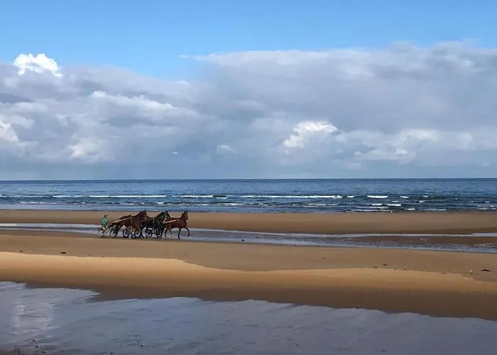 Spacious In Aure Sur With Garden Sainte-Honorine-des-Pertes