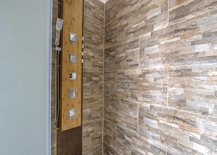 Spacious In Aure Sur With Garden *