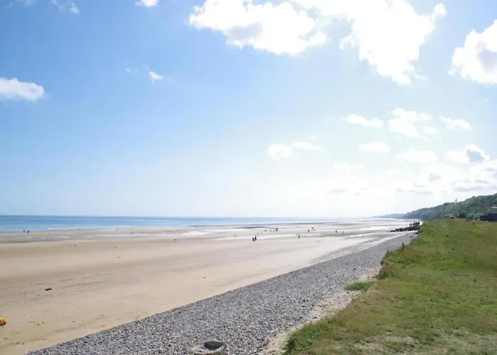 Spacious In Aure Sur With Garden Ferienhaus Sainte-Honorine-des-Pertes