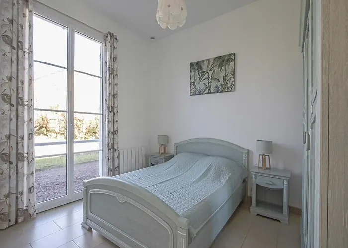 Feriehus Spacious In Aure Sur With Garden *