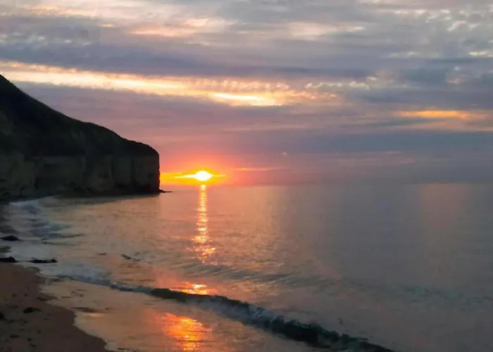 Ferienhaus Spacious In Aure Sur With Garden Sainte-Honorine-des-Pertes