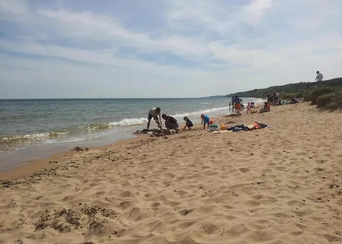 Spacious In Aure Sur With Garden Sainte-Honorine-des-Pertes