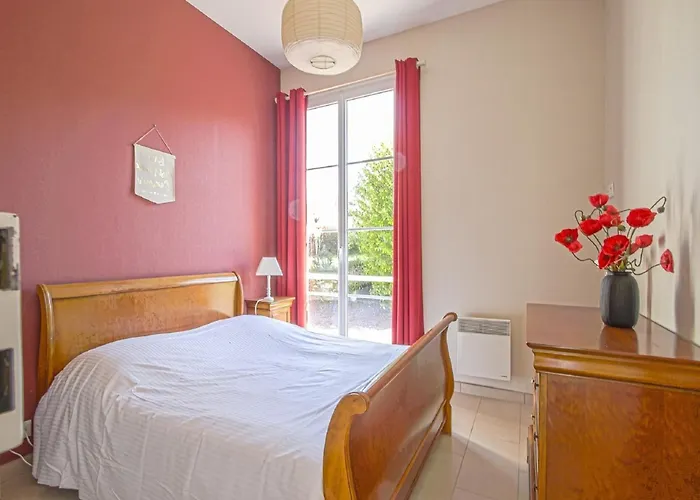 Spacious In Aure Sur With Garden Feriehus *