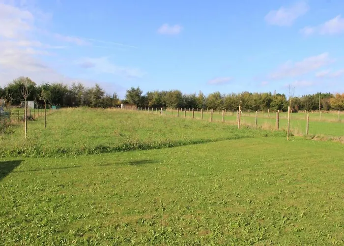 Spacious In Aure Sur With Garden Feriehus Sainte-Honorine-des-Pertes