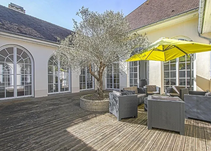 Spacious In Aure Sur With Garden