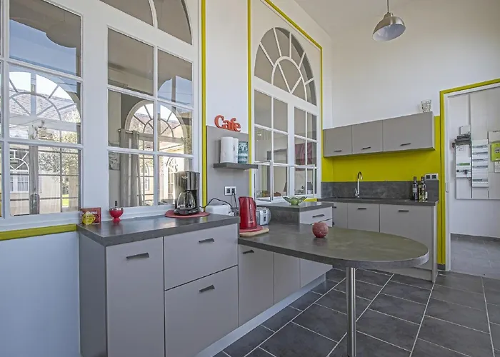 Spacious In Aure Sur With Garden Ferienhaus Sainte-Honorine-des-Pertes